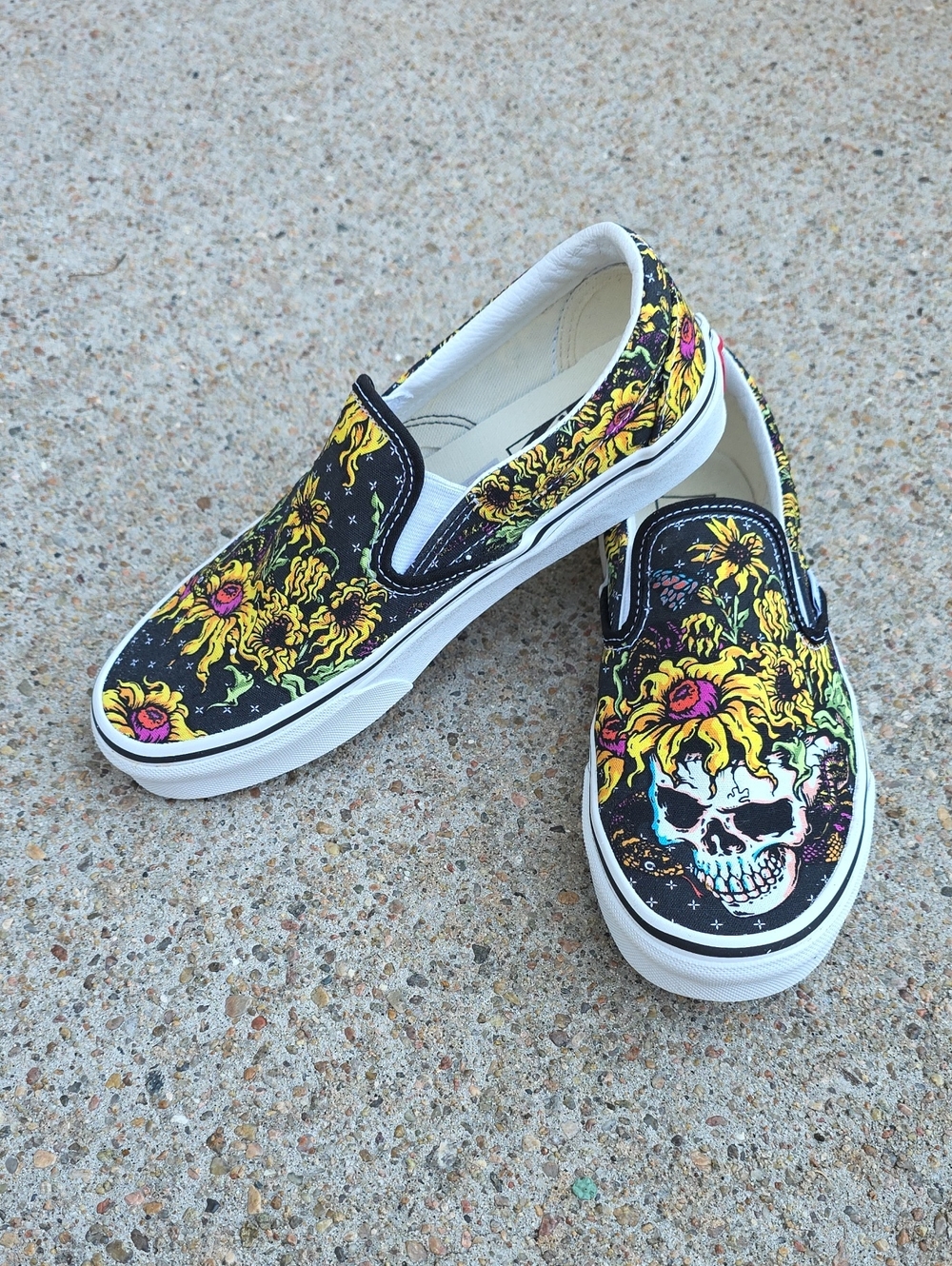 Vans Classic Slip On Black Beauty Skull Sunflower Floral Sneakers Size 7.5
